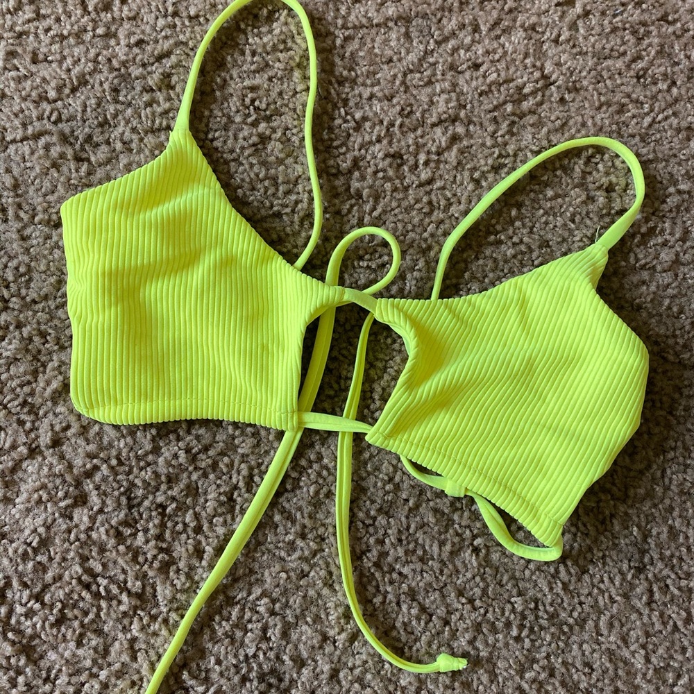 Frankies bikinis top